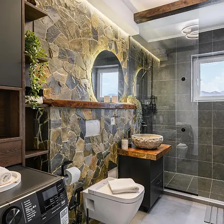 Mountain & Sunset View - Bathtub - Parking Apartment *